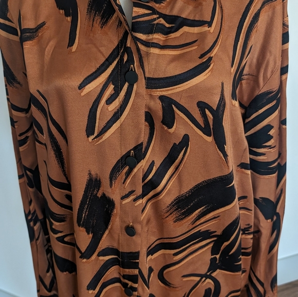 Women's dress - Picture 3 of 9